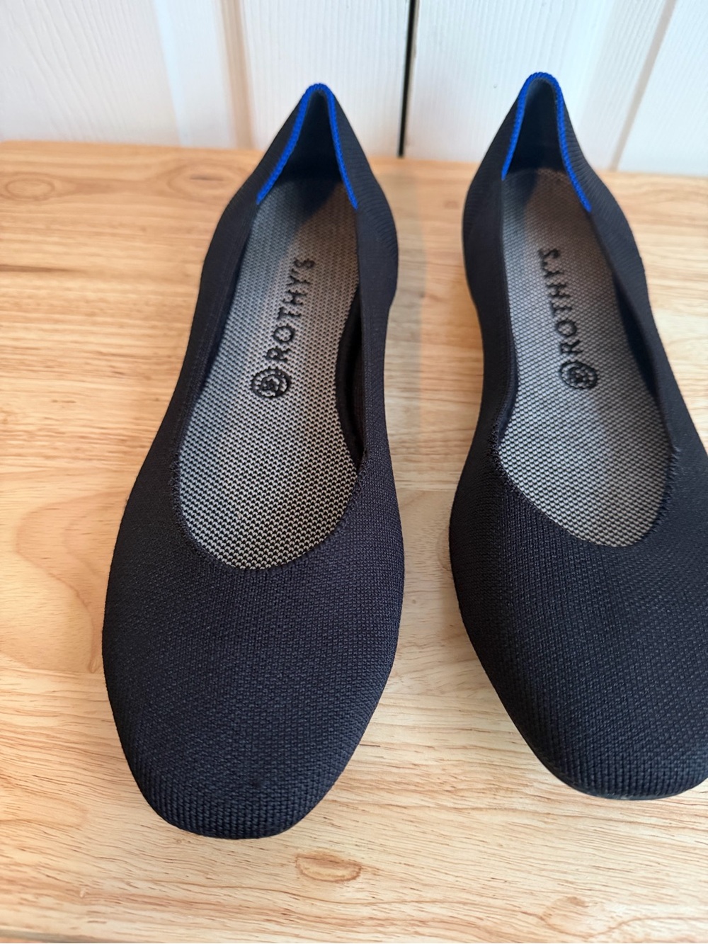 Rothys The Flat Womens 12 Black Ballet Flats Round Toe Slip On Knit Blue Accents - Picture 2 of 12